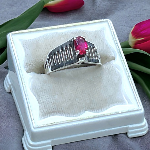 ❤️ Unique Vintage Solid 14K & Ruby Ring - Picture 1 of 11